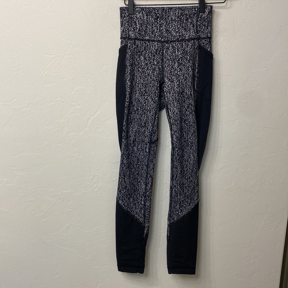 Lululemon Black and white high rise leggings size 4